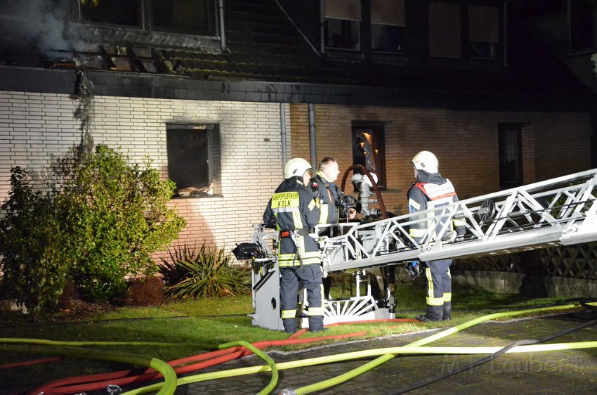 Feuer 4 Koeln Immendorf Giesdorfer Allee P276.JPG